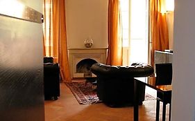 Parizzi Suites&Studio Restaurant